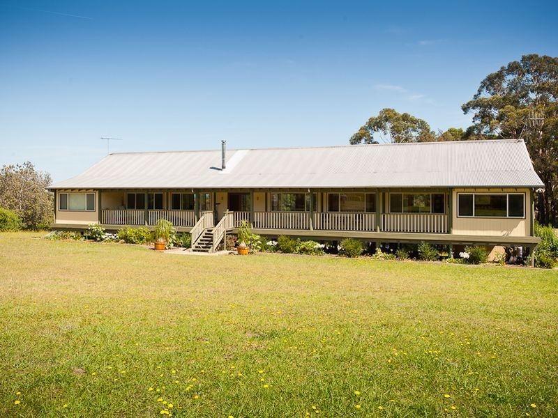 9 Voss Place, Mitchells Island NSW 2430