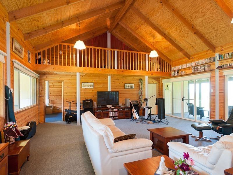 9 Voss Place, Mitchells Island NSW 2430