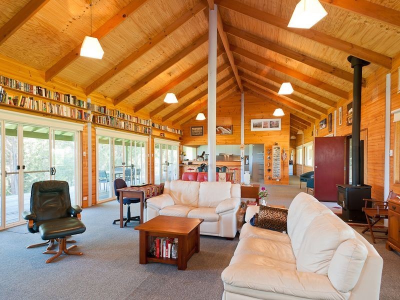 9 Voss Place, Mitchells Island NSW 2430