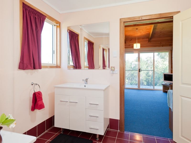 9 Voss Place, Mitchells Island NSW 2430