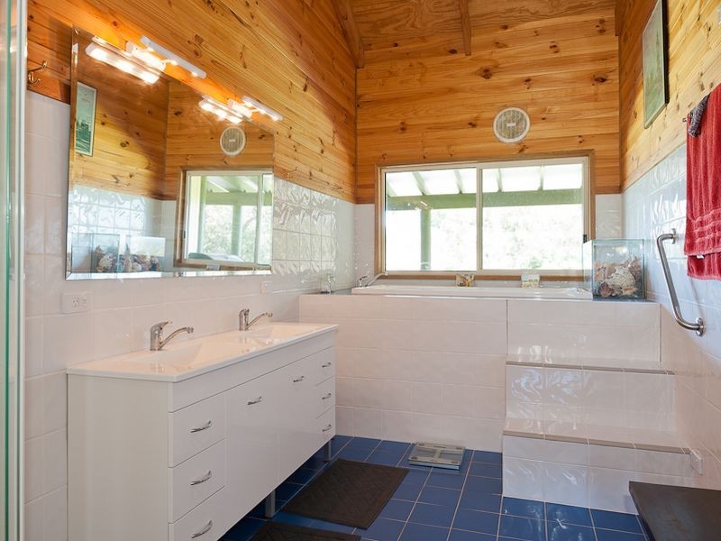 9 Voss Place, Mitchells Island NSW 2430