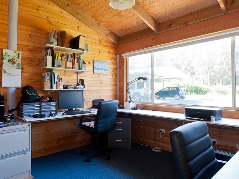 9 Voss Place, Mitchells Island NSW 2430