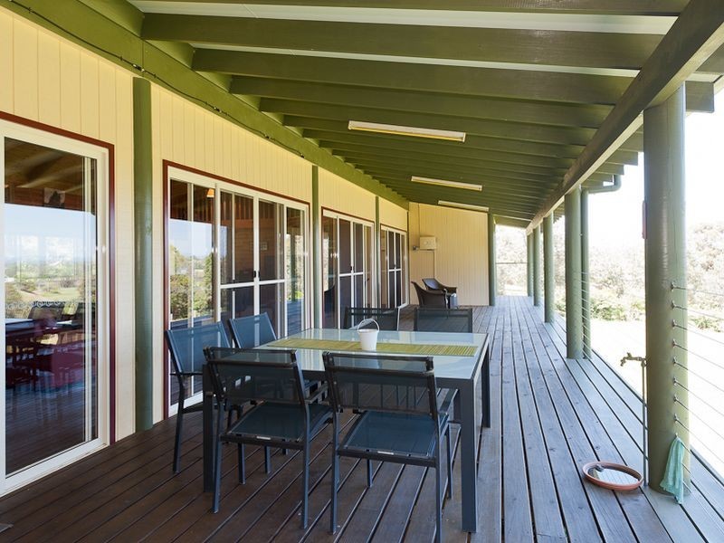 9 Voss Place, Mitchells Island NSW 2430