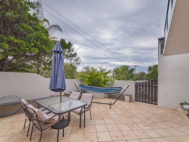 7 Pacific Parade, Old Bar NSW 2430