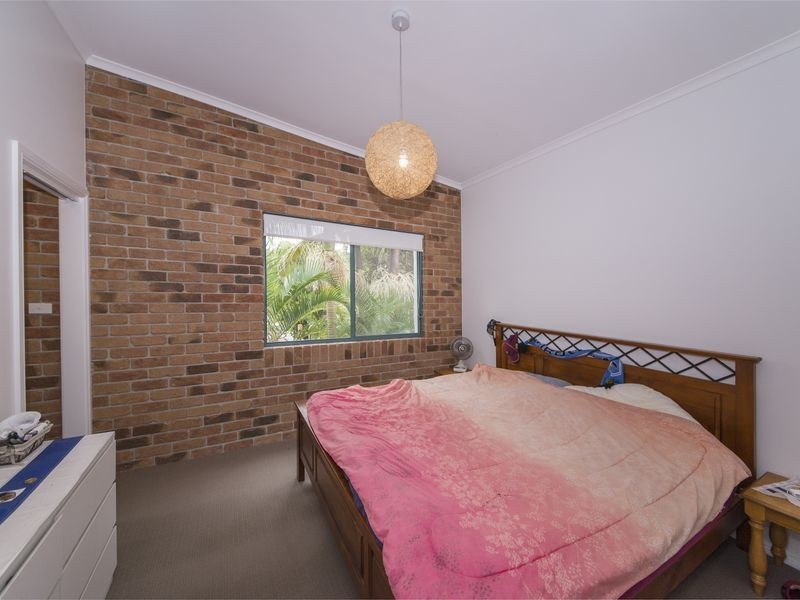 7 Pacific Parade, Old Bar NSW 2430