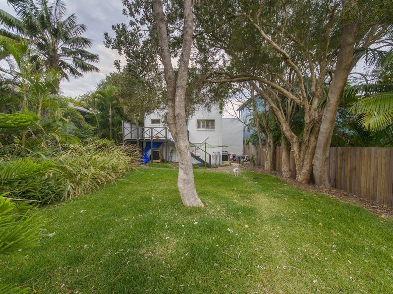 7 Pacific Parade, Old Bar NSW 2430