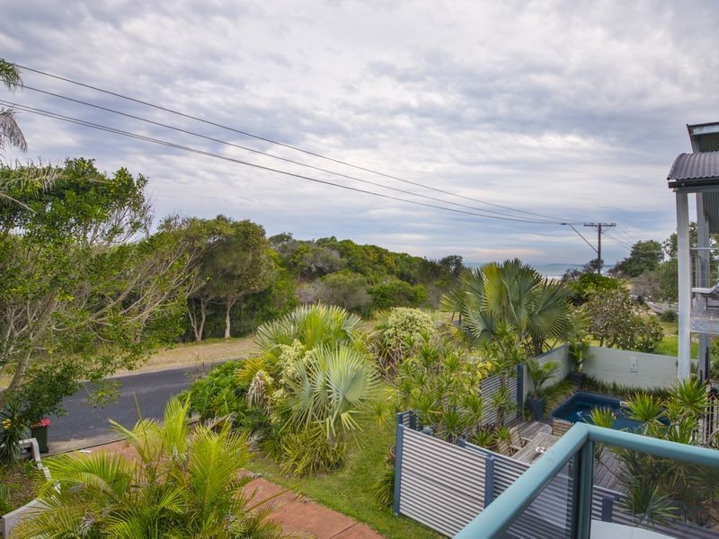 7 Pacific Parade, Old Bar NSW 2430