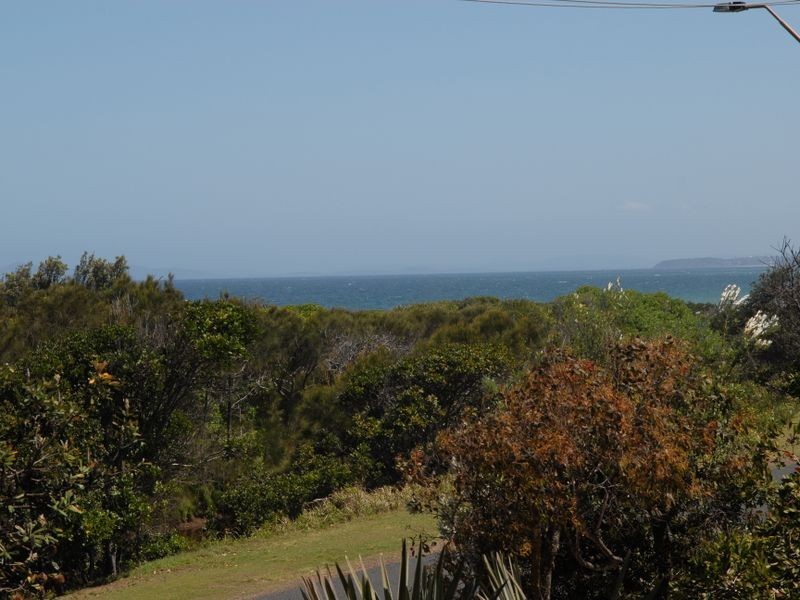 7 Pacific Parade, Old Bar NSW 2430