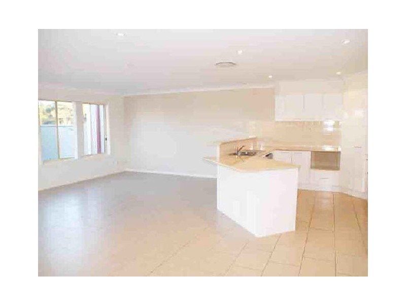 3/2 Mistral Place, Old Bar NSW 2430
