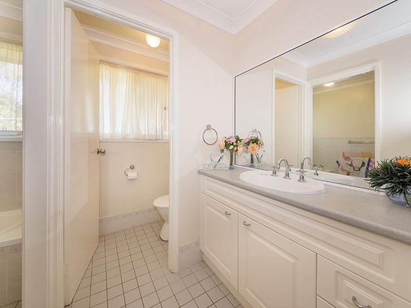 1 Rushby Drive, Old Bar NSW 2430