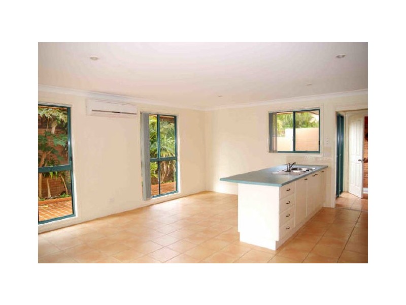 1/34 Hall Street, Old Bar NSW 2430
