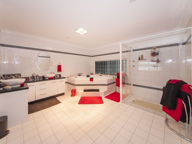 105 Pelican Bay Road, Mitchells Island NSW 2430