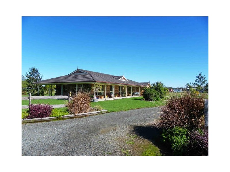 808 Manning Point Road, Oxley Island NSW 2430