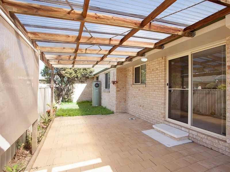 2/62 Old Bar Road, Old Bar NSW 2430