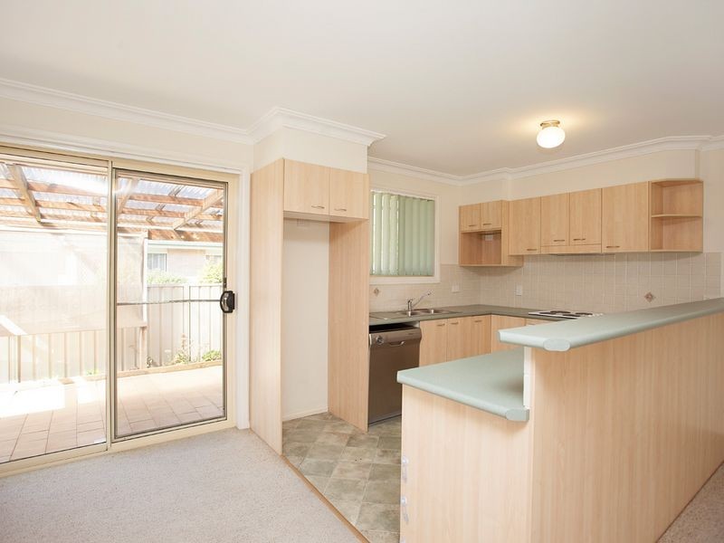 2/62 Old Bar Road, Old Bar NSW 2430