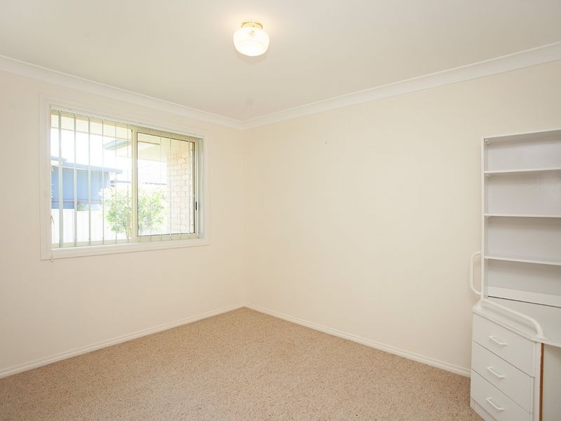 2/62 Old Bar Road, Old Bar NSW 2430