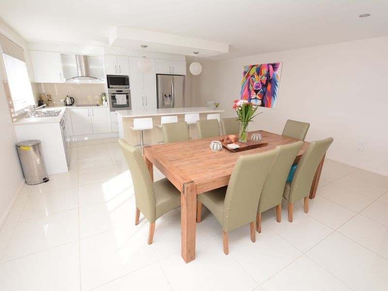 65 Albatross Way, Old Bar NSW 2430