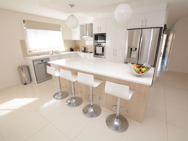 65 Albatross Way, Old Bar NSW 2430