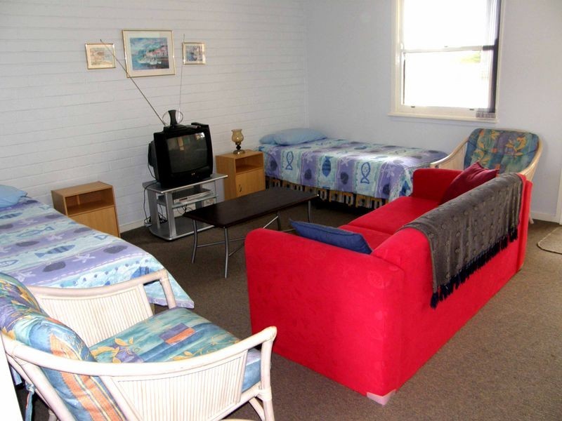 2/91 Main Road, Manning Point NSW 2430