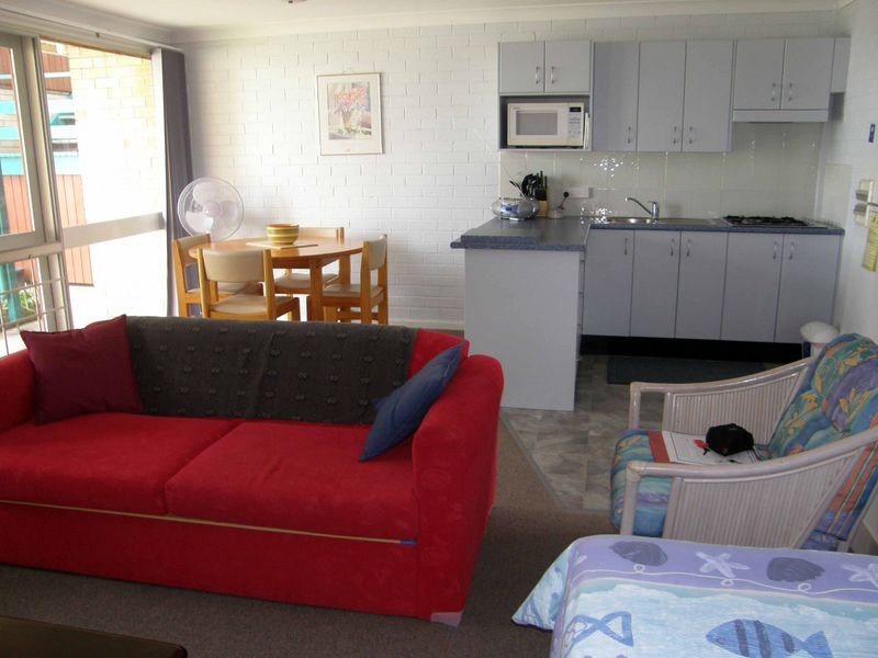2/91 Main Road, Manning Point NSW 2430