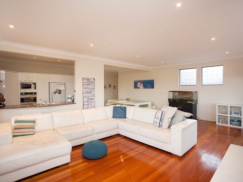 21 Beach Street, Wallabi Point NSW 2430