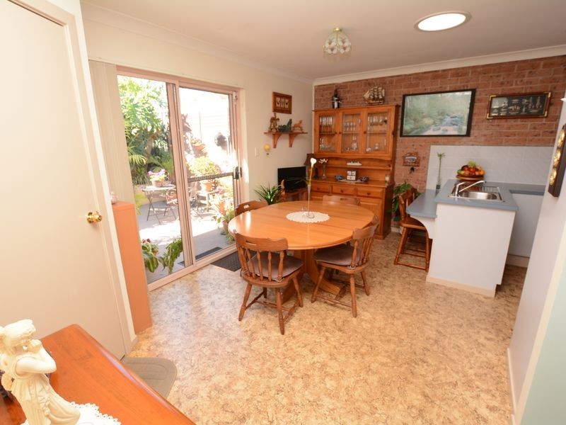 1/5 Osprey Avenue, Old Bar NSW 2430