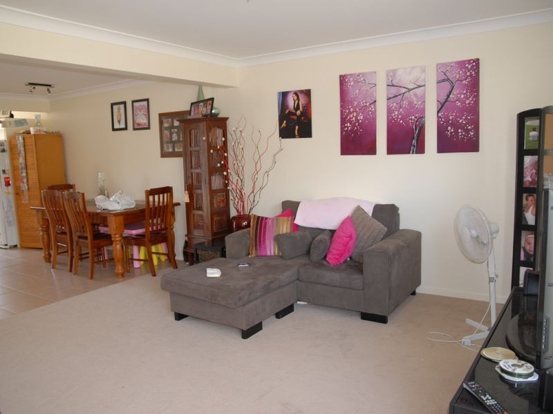 2/12 Connell Street, Old Bar NSW 2430