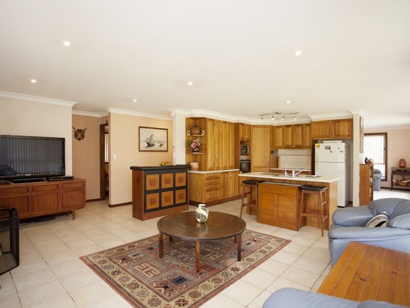 57 Gracelands Place, Pampoolah NSW 2430