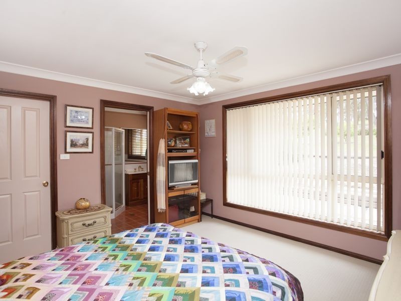 57 Gracelands Place, Pampoolah NSW 2430