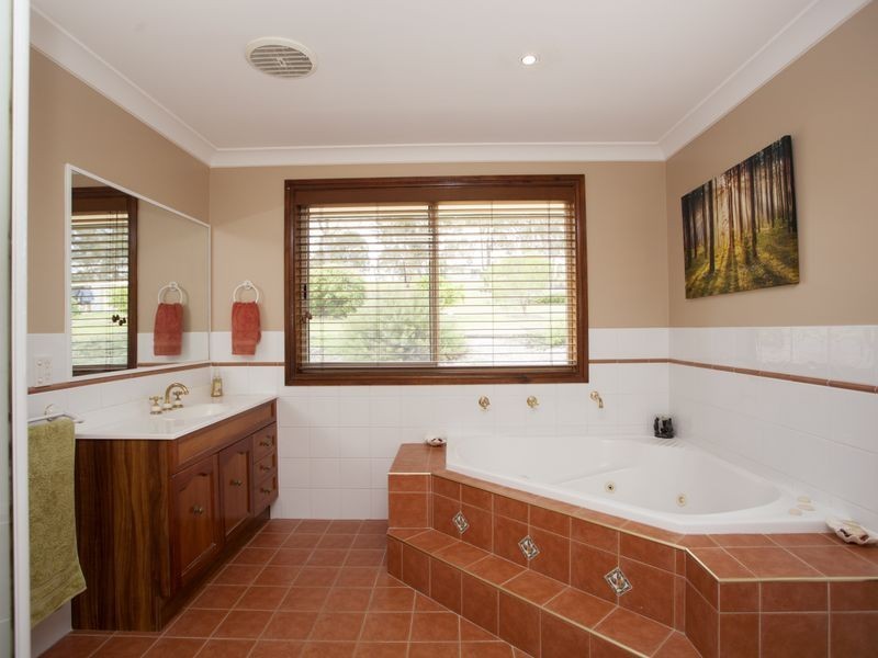 57 Gracelands Place, Pampoolah NSW 2430