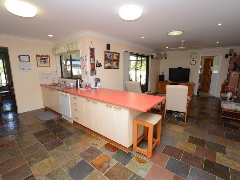 6 Silky Ash Close, Old Bar NSW 2430
