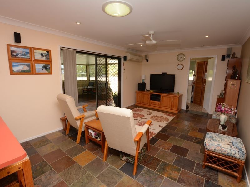 6 Silky Ash Close, Old Bar NSW 2430