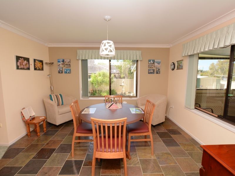 6 Silky Ash Close, Old Bar NSW 2430
