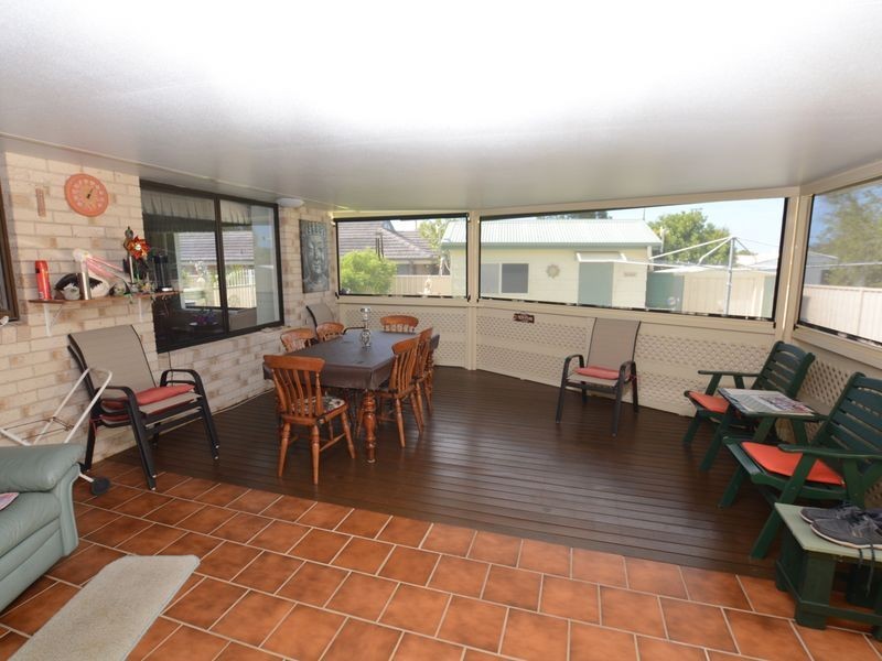 6 Silky Ash Close, Old Bar NSW 2430