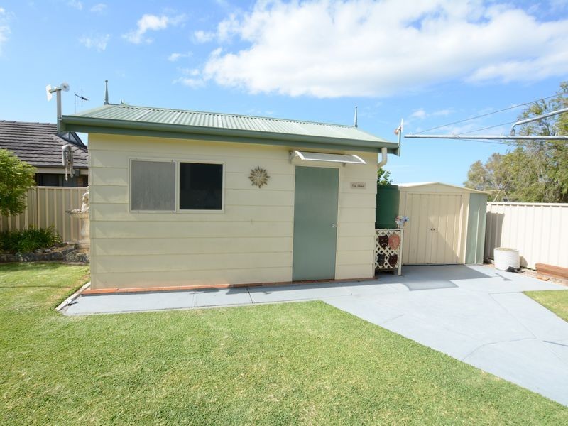 6 Silky Ash Close, Old Bar NSW 2430