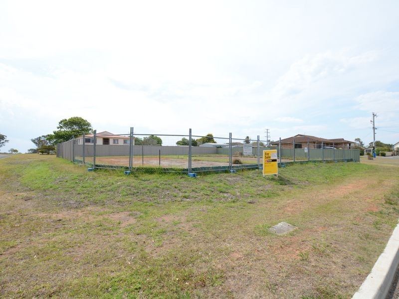 1 Noroy Place, Old Bar NSW 2430
