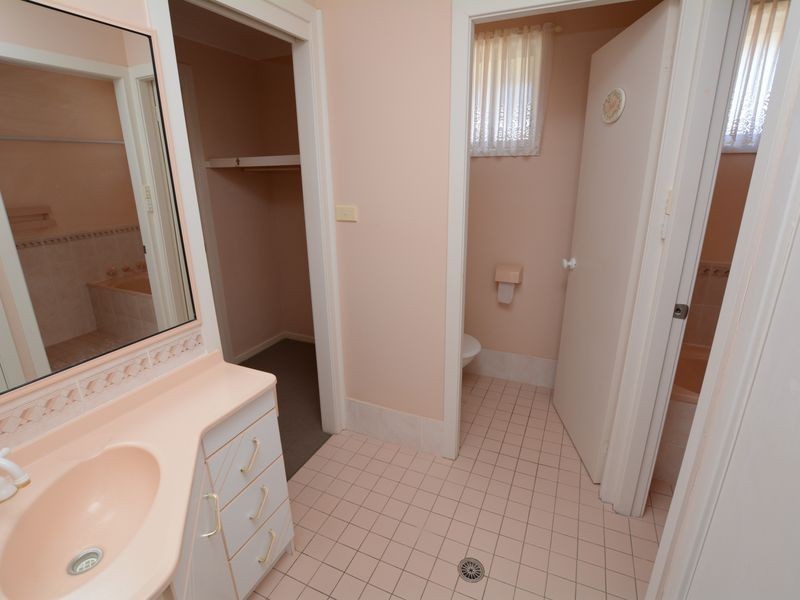 15 Suni Drive, Old Bar NSW 2430