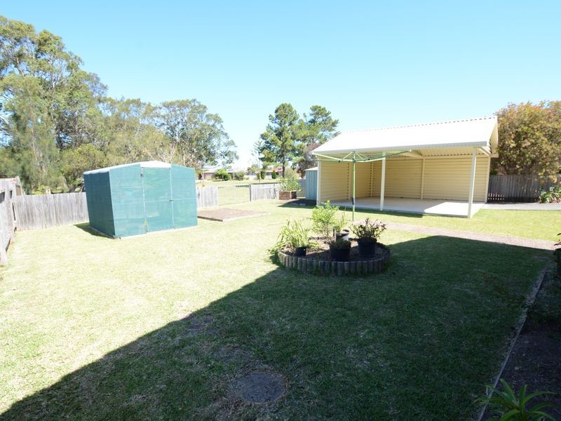 15 Suni Drive, Old Bar NSW 2430