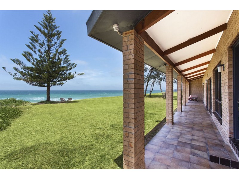 24 Lewis Street, Old Bar NSW 2430