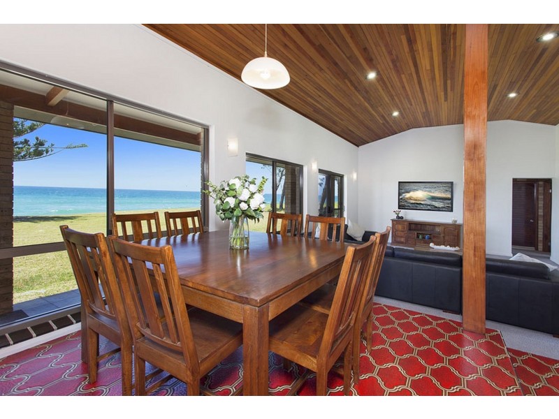 24 Lewis Street, Old Bar NSW 2430