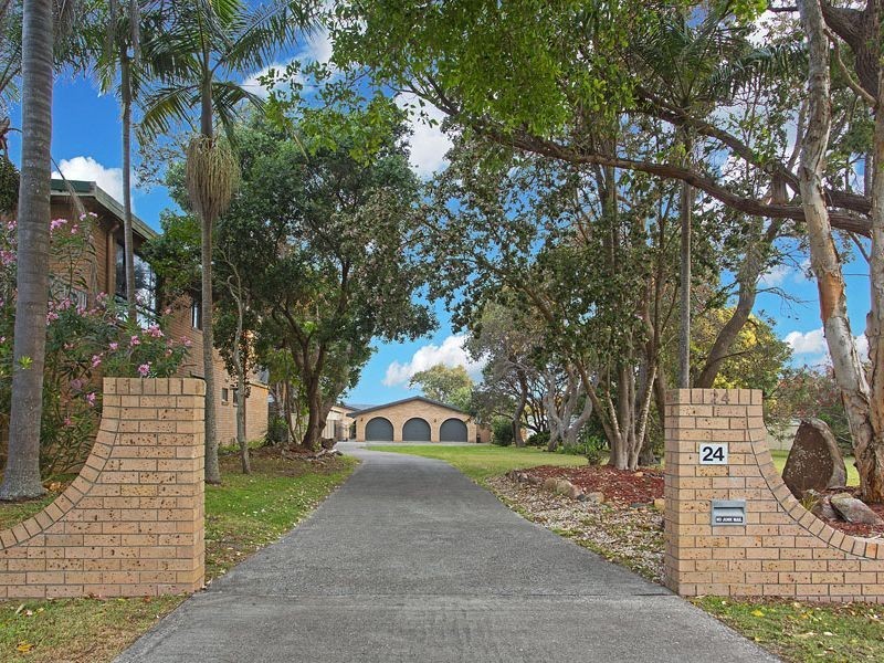 24 Lewis Street, Old Bar NSW 2430