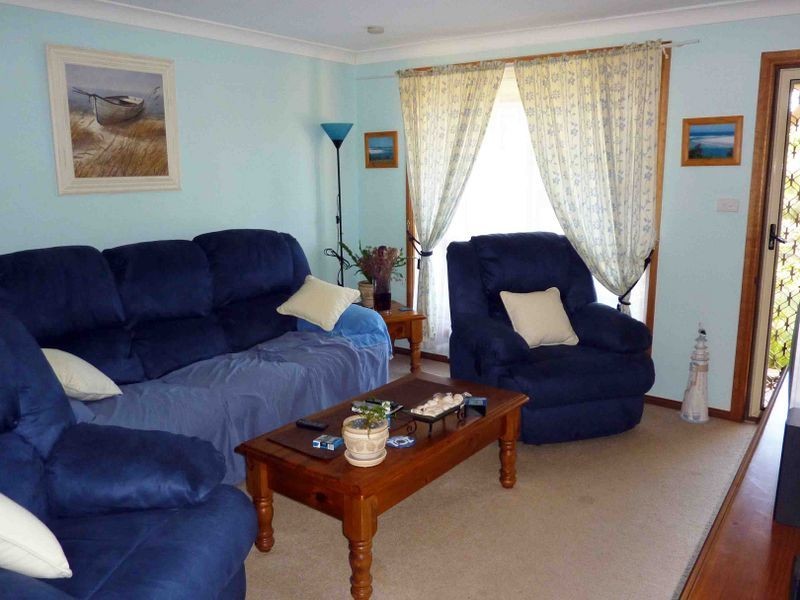 1/3 Silky Ash Close, Old Bar NSW 2430