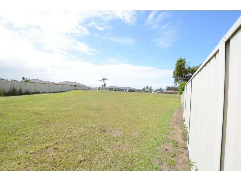 5 Marlin Court, Old Bar NSW 2430