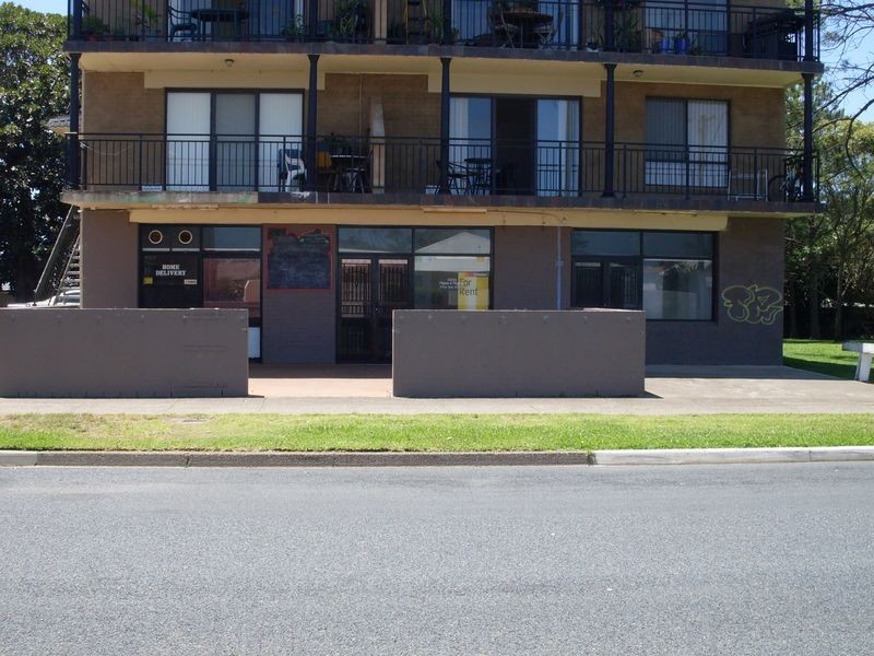 31 Old Bar Road, Old Bar NSW 2430