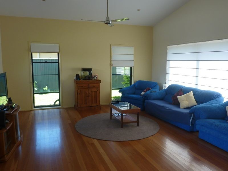 4 Bluehaven Drive, Old Bar NSW 2430