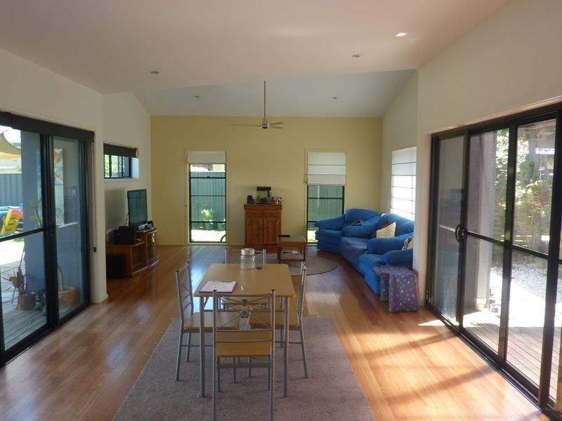 4 Bluehaven Drive, Old Bar NSW 2430