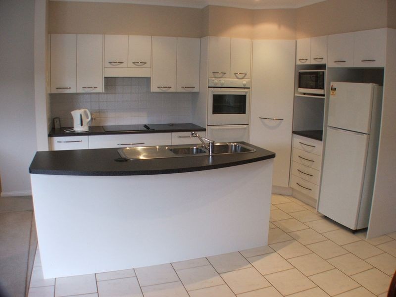 2/12 Hall Street, Old Bar NSW 2430