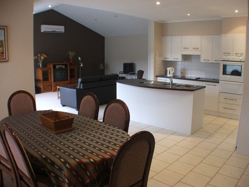 2/12 Hall Street, Old Bar NSW 2430