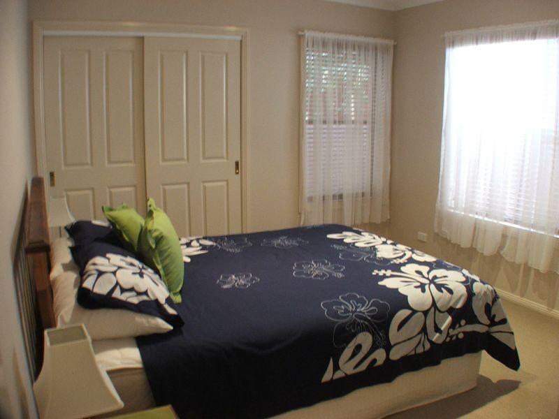 2/12 Hall Street, Old Bar NSW 2430