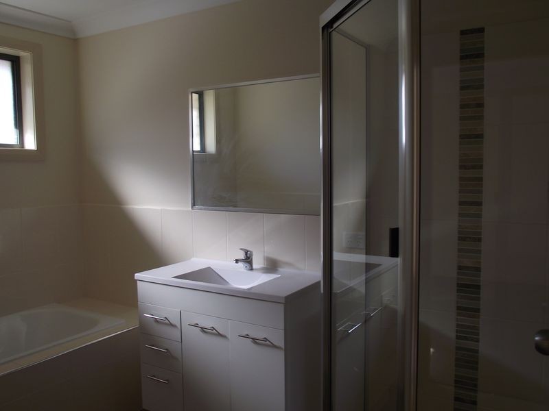 2/2 Eagle Close, Old Bar NSW 2430